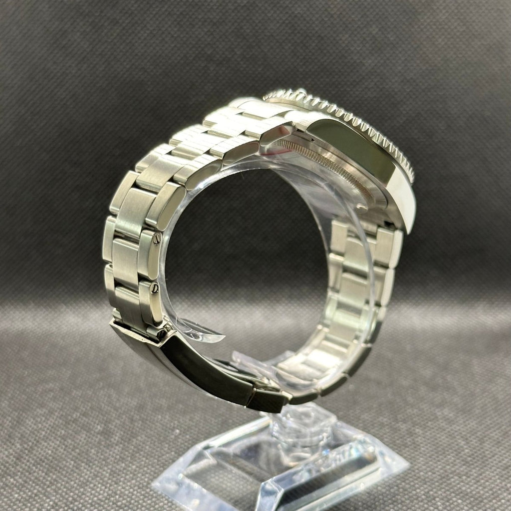 Submariner Mod "Date" Dive Watch - Somerville Watch Company